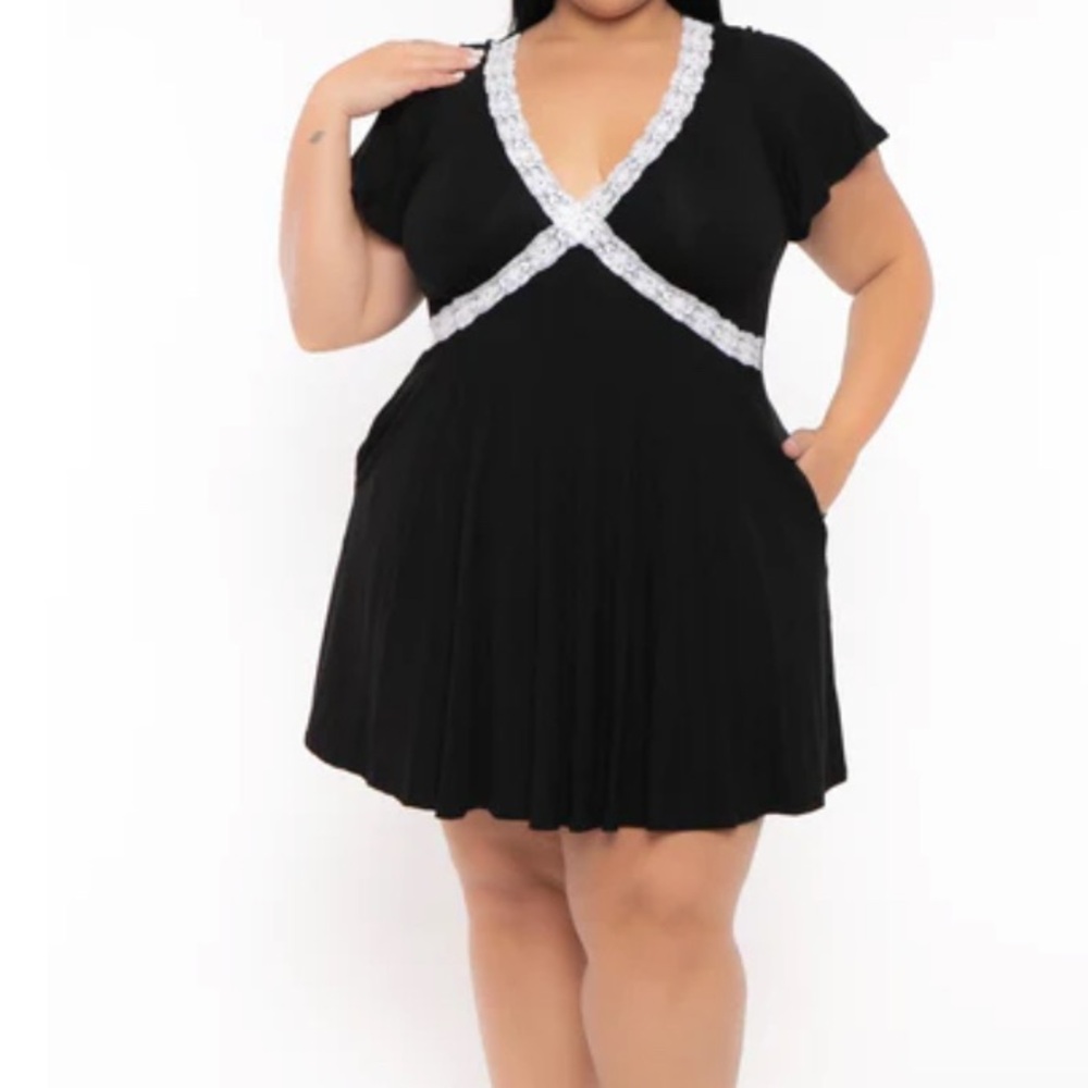 Curvy Sense 2X lace accent pocket dress